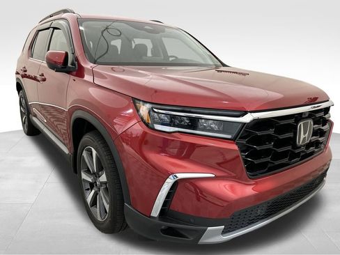 Used 2025 Honda Pilot Elite image 7