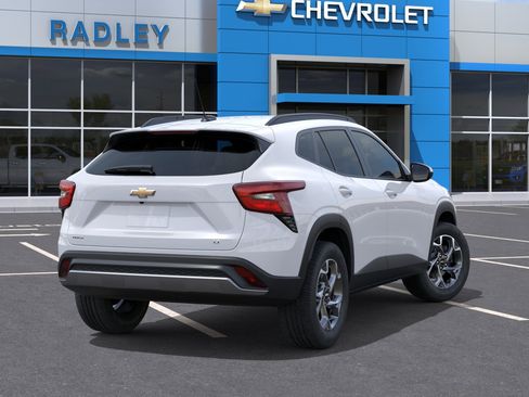 New 2026 Chevrolet Trax LT FWD image 4
