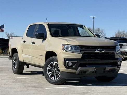 Used 2021 Chevrolet Colorado Z71 image 2