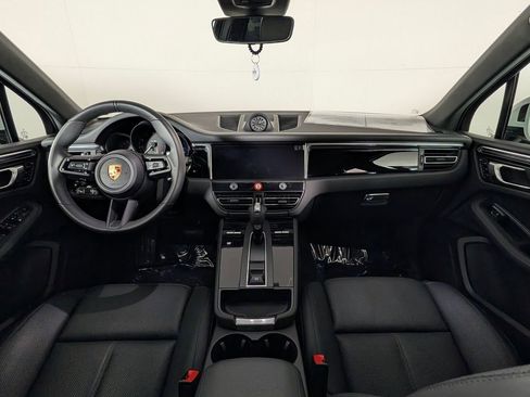 Certified 2025 Porsche Macan 2.0T image 20