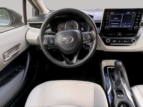 Used 2021 Toyota Corolla LE FWD image 4