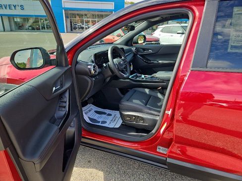 New 2026 Chevrolet Equinox LT w/ Convenience Package II image 8