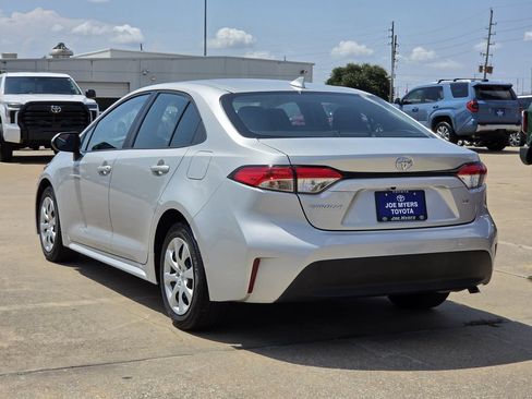 Used 2024 Toyota Corolla LE FWD image 7