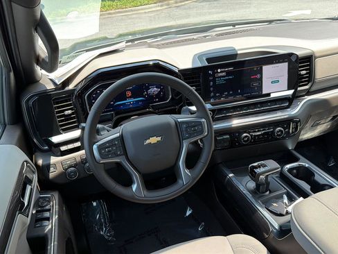 New 2026 Chevrolet Silverado 1500 LTZ w/ LTZ Premium Package AWD/4WD image 19