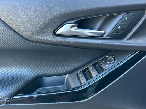 Used 2026 Chevrolet Equinox LT image 11