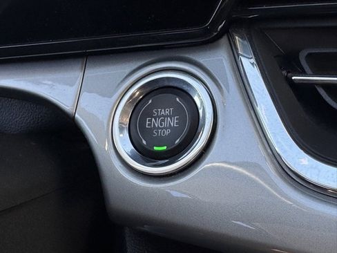 Used 2025 Chevrolet Trax LT w/ LT Convenience Package image 22