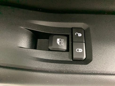 Used 2025 Jeep Grand Cherokee Altitude AWD/4WD image 33