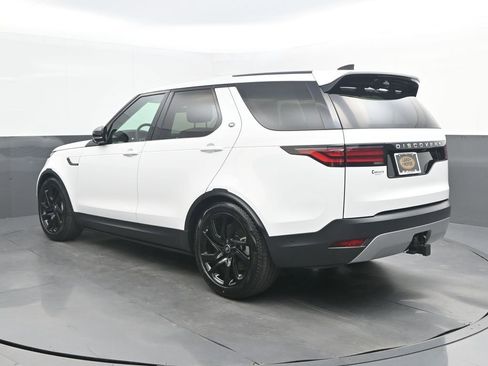 Used 2025 Land Rover Discovery S AWD/4WD image 3
