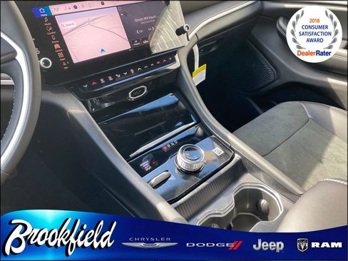 New 2026 Jeep Grand Cherokee Altitude image 25