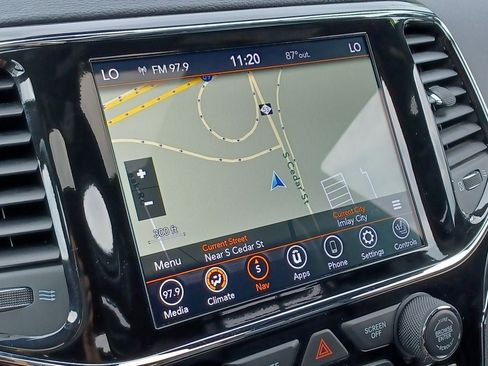 Used 2021 Jeep Grand Cherokee Limited AWD/4WD image 18