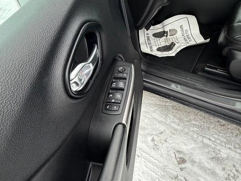 Used 2021 Jeep Cherokee Latitude Plus image 15