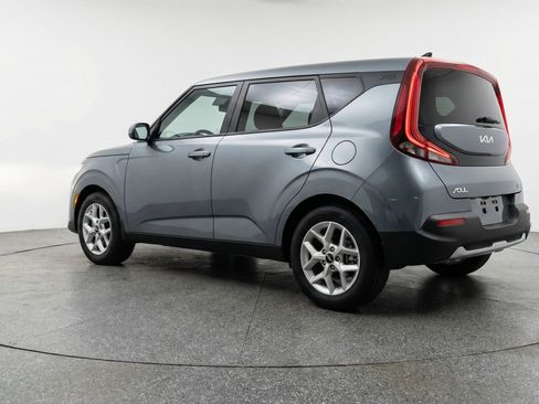 Used 2025 Kia Soul LX w/ LX Technology Package image 6