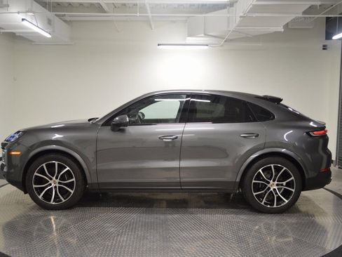 Certified 2025 Porsche Cayenne Coupe image 2