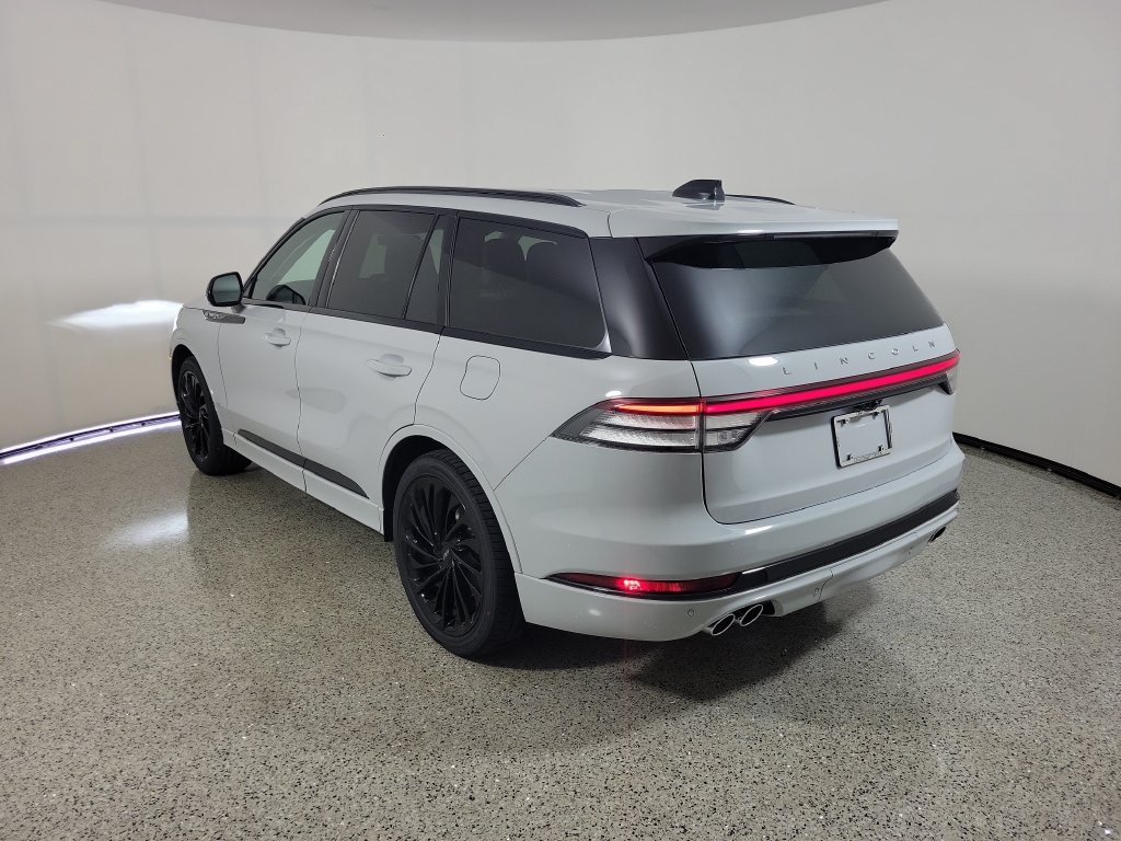 New 2027 Lincoln Aviator Reserve w/ Luxury Package RWD image 3