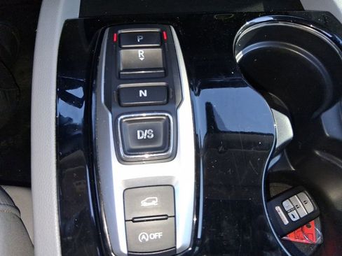 Used 2018 Honda Pilot Touring image 17