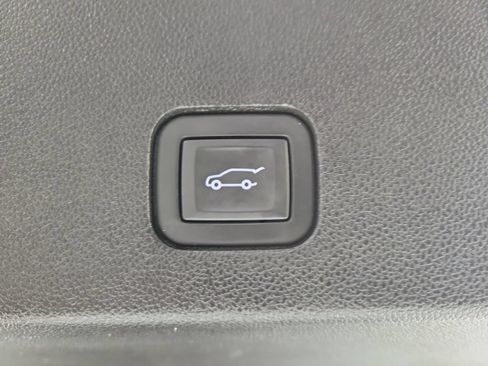Certified 2024 Cadillac XT6 Premium Luxury w/ LPO, Floor Liner Package AWD/4WD image 10
