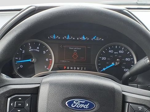 Used 2017 Ford F250 XLT w/ XLT Premium Package AWD/4WD image 9