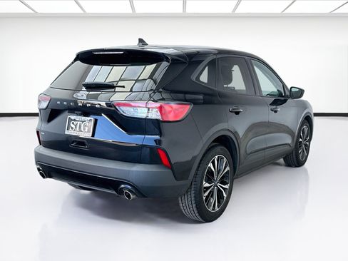 Used 2021 Ford Escape SE w/ SE Sport Appearance Package FWD image 4