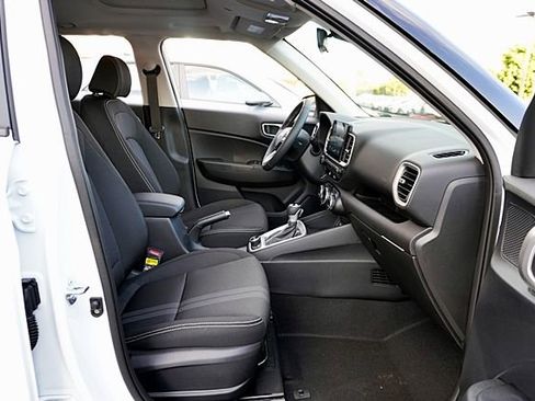 New 2026 Hyundai Venue SEL FWD image 14