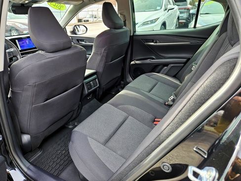 Used 2025 Toyota Camry LE image 8