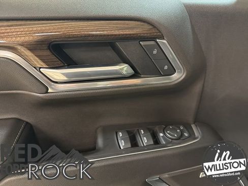 Used 2022 Chevrolet Silverado 1500 RST w/ Convenience Package II AWD/4WD image 17