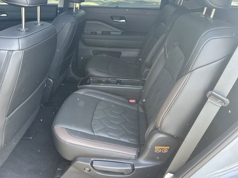 Used 2026 Nissan Pathfinder Platinum AWD/4WD image 19