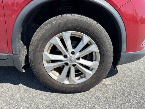 Used 2016 Nissan Rogue SV w/ SV Premium Package AWD/4WD image 9