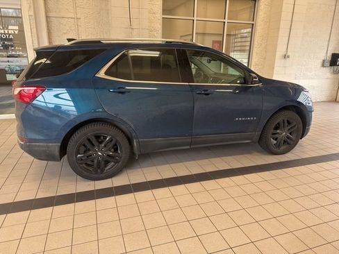 Used 2020 Chevrolet Equinox LT w/ Sport Edition image 5