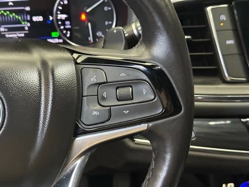 Used 2024 Buick Enclave Premium AWD/4WD image 23