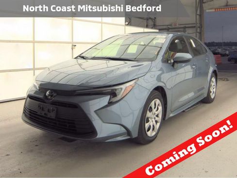 Used 2026 Toyota Corolla LE FWD image 1