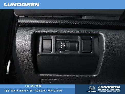 Used 2024 Subaru Crosstrek 2.0i Premium image 29