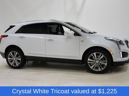 Used 2024 Cadillac XT5 Premium Luxury image 3