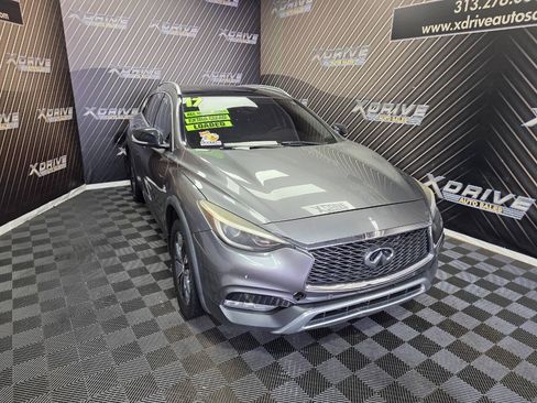 Used 2017 INFINITI QX30 Premium w/ Navigation Package AWD/4WD image 6