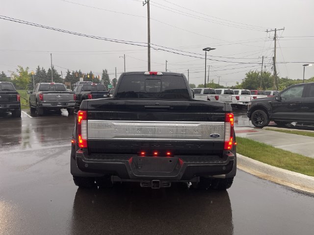 Certified 2019 Ford F450 Platinum w/ Platinum Ultimate Package AWD/4WD image 4