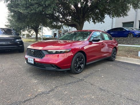 New 2025 Honda Accord SE image 3