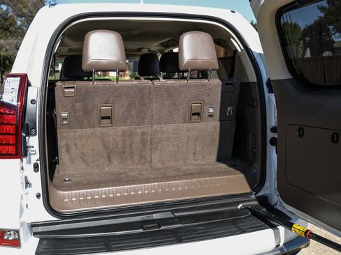 Used 2018 Lexus GX 460 Premium AWD/4WD image 54