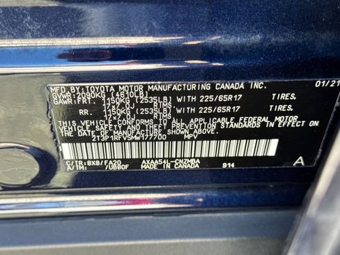 Used 2021 Toyota RAV4 XLE w/ Carpet Mat Package (TMS) AWD/4WD image 36