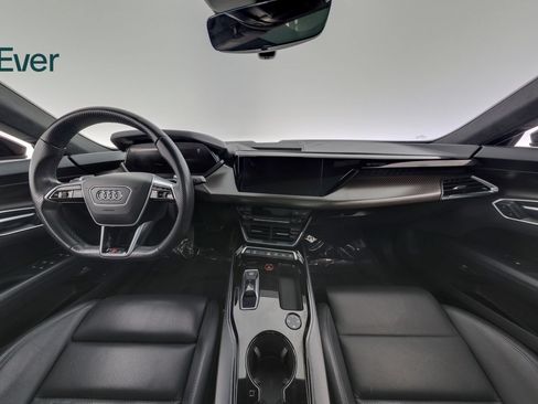 Used 2022 Audi RS e-tron GT w/ Carbon Performance Package AWD/4WD image 26