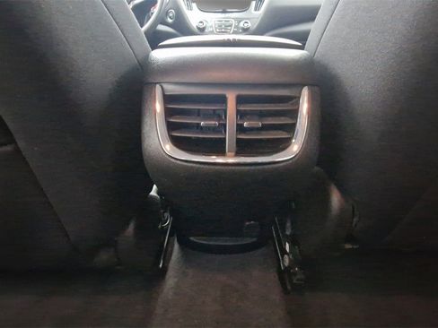 Used 2022 Chevrolet Malibu LT image 24