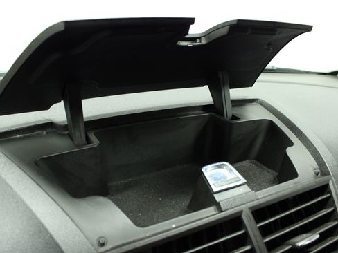 Used 2012 Chevrolet Traverse LT FWD image 23