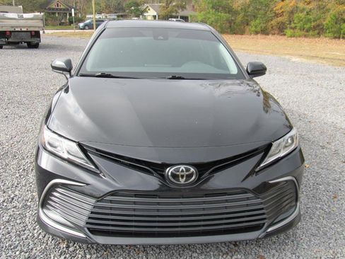 Used 2023 Toyota Camry LE image 9