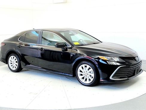Certified 2023 Toyota Camry LE FWD image 7