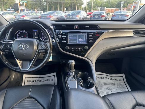 Used 2019 Toyota Camry SE FWD image 14