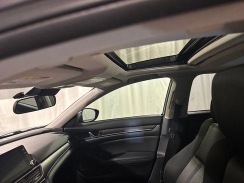 Used 2018 Honda Accord EX image 23