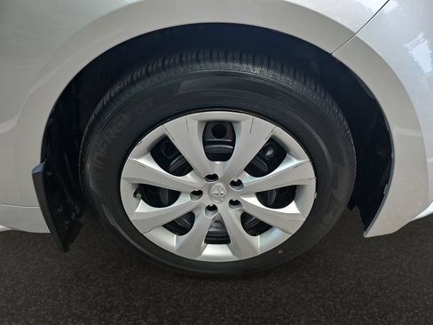 Used 2025 Toyota Corolla LE FWD image 41