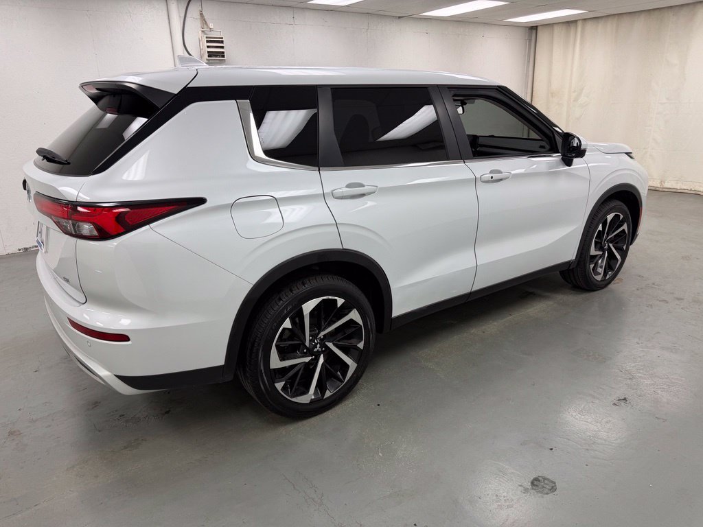 Used 2024 Mitsubishi Outlander SE FWD image 6