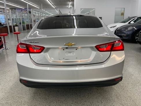 Used 2018 Chevrolet Malibu LT FWD image 6