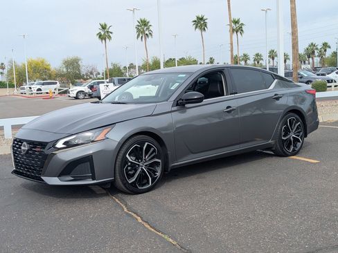 Certified 2023 Nissan Altima 2.5 SR w/ SR Premium Package image 4