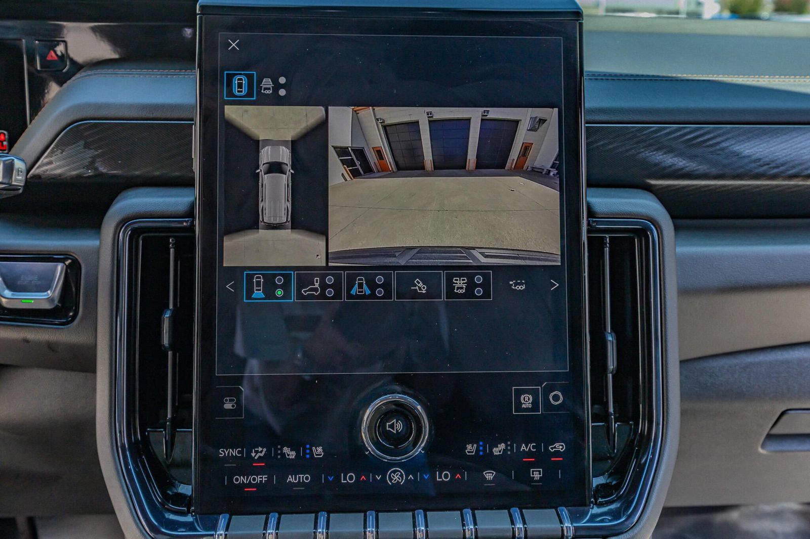 Used 2026 GMC Yukon AT4 w/ AT4 Premium Plus Package AWD/4WD image 23