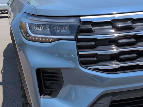 New 2026 Ford Explorer Active RWD image 9